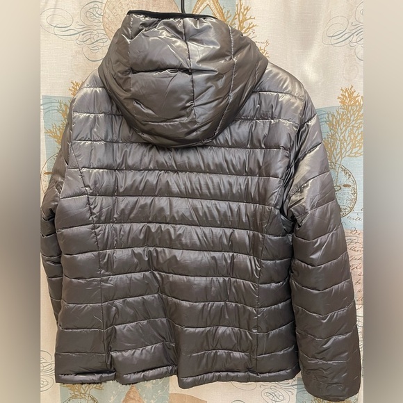 Andrew Marc Womens Puffer Silver Shiny Winter Jacket Faux Fur Hooded Lg Zip - Picture 5 of 12